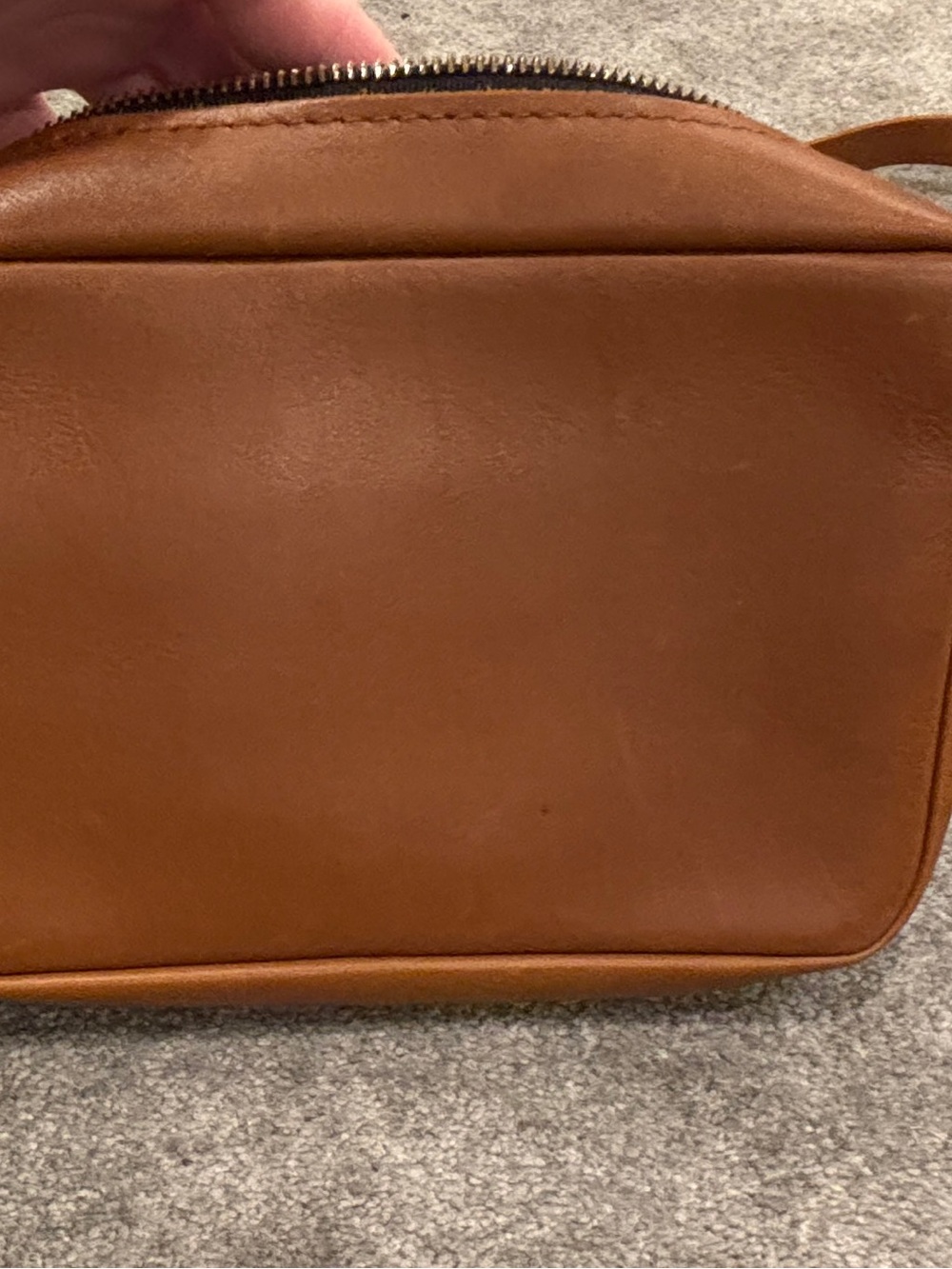Portland Leather large Toaster Camera Crossbody Bag in honey - Picture 3 of 5